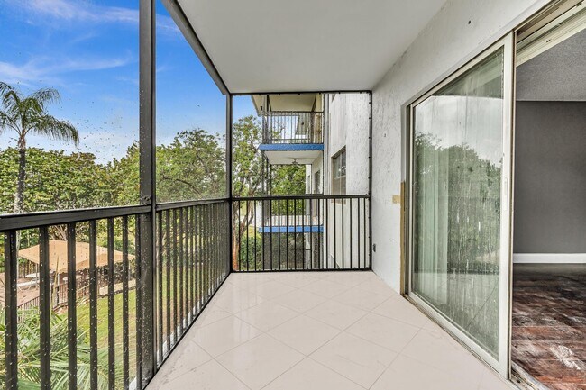 Building Photo - 5961 N Falls Circle Dr