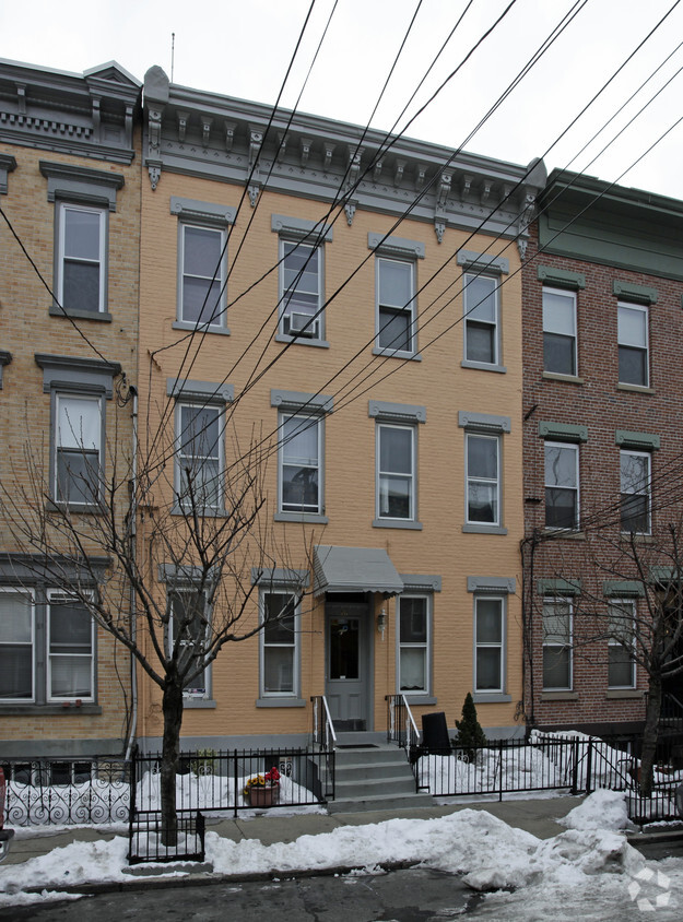 Building Photo - 351 7th St