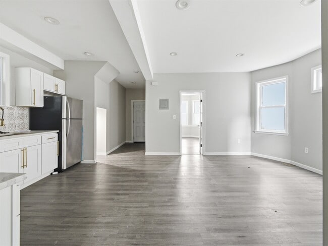 Foto del edificio - 23 Bayview Ave