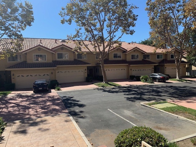 Quiet community - 3111 E Hillcrest Dr