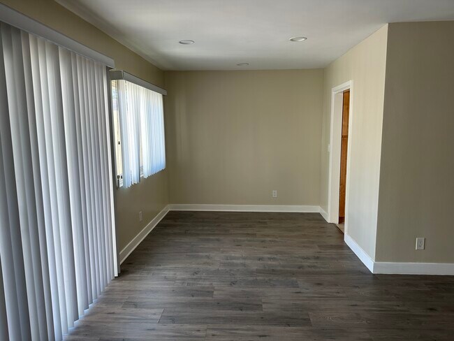 Comedor - 21035 Bryant St