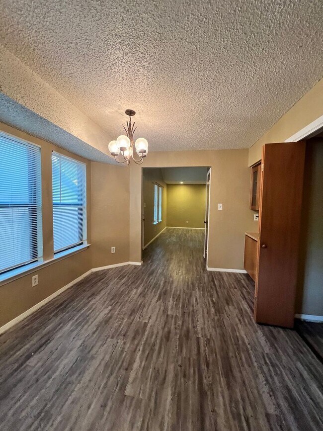 Foto del edificio - 1006 Milford Way