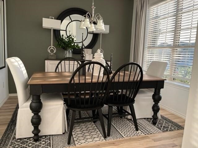 Foto del edificio - 21402 Adela Pt