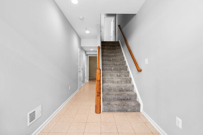 Foto del edificio - 3 Bedroom 3.5 Bathroom - Wheaton Townhouse...