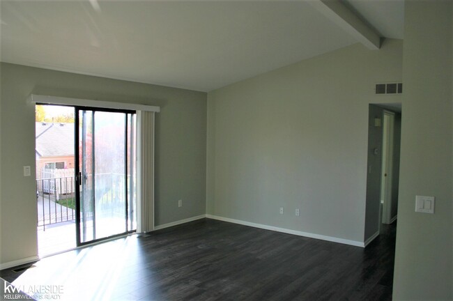 Building Photo - 44719 Maryland Ct