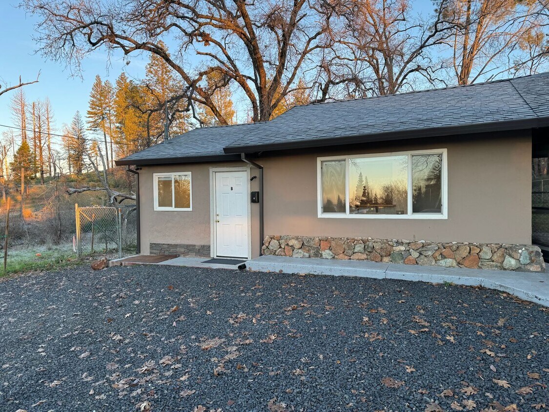 Lower Paradise One Bedroom Home Available Now House Rental in