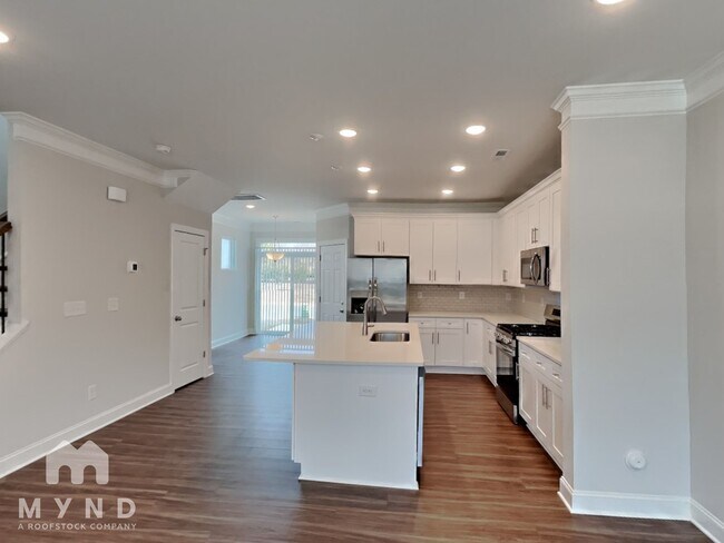 Building Photo - 5541 Stafford Rd