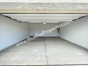 Building Photo - 5542 Coyote Star Rd