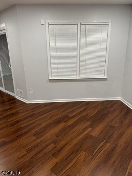 Foto del edificio - 1 Upperbrook Ct