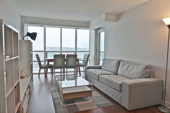 Building Photo - 51 Lower Simcoe St