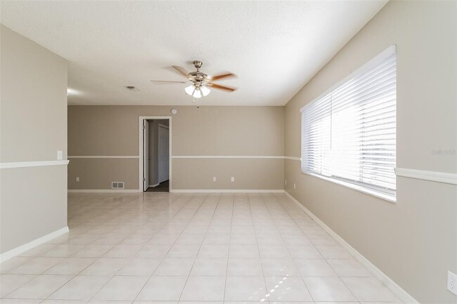 Building Photo - 301 Chutney Dr