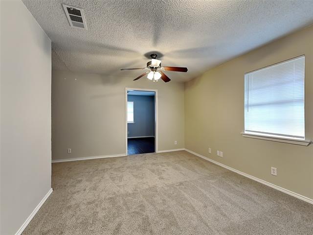 Foto del edificio - 453 Bass Rd