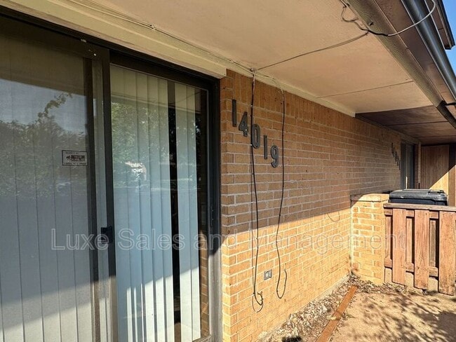 Building Photo - 14019 Fairhill Ave