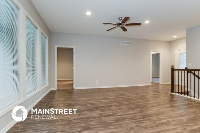 Building Photo - 215 NE Katie Ct