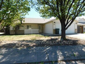 Building Photo - 2989 Summerbrook Dr