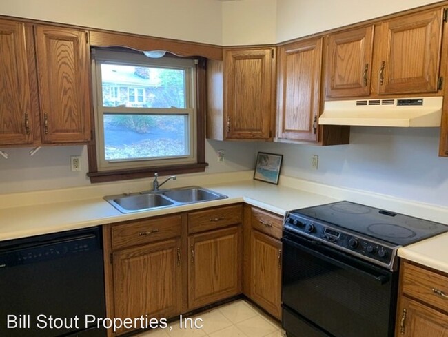Building Photo - 3 br, 2.5 bath House - 4611 Estate Drive