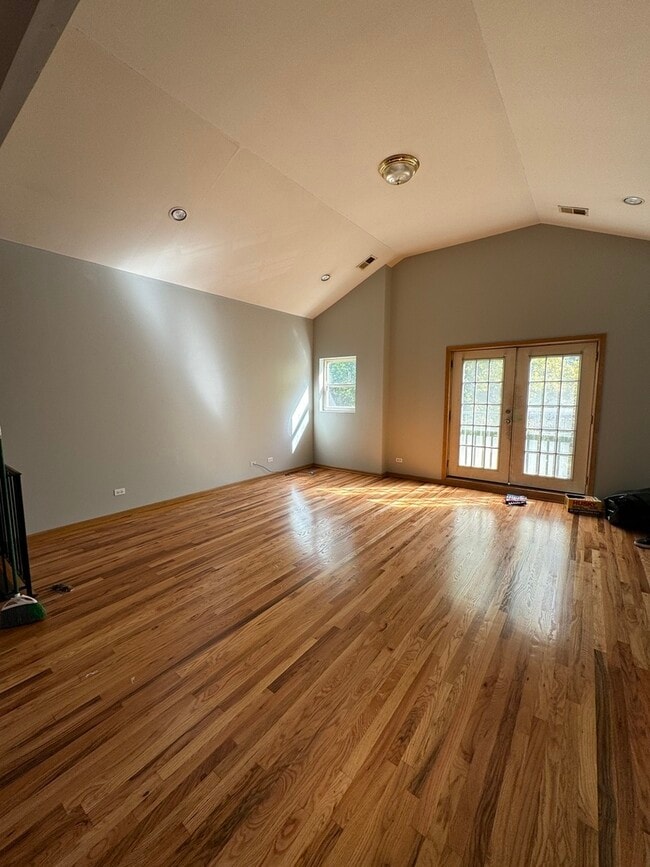 Building Photo - 5428 S Loomis Blvd