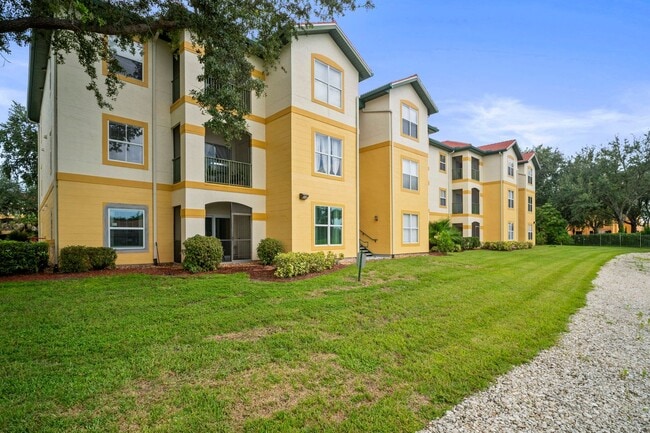 Foto del edificio - Stunning 2-bedroom, 2-bathroom, Gated comm...