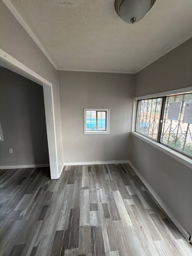 Foto del edificio - 3026 Bishop Ave