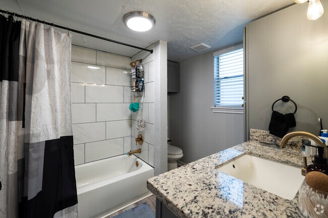 1BR/1BA, 700SF - - Bentley Manor