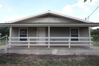 Building Photo - 1016 S Bennett Ave