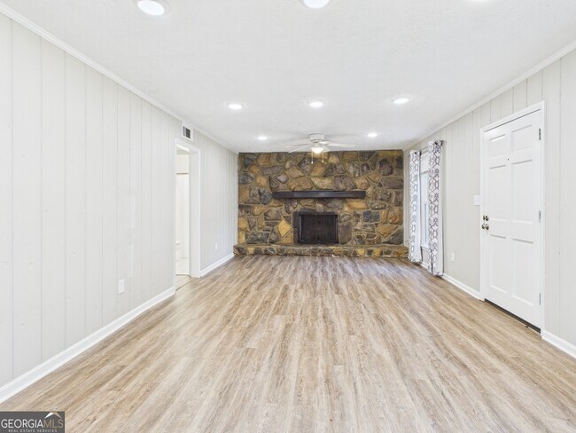 Foto del edificio - 1030 Elder Heights Dr