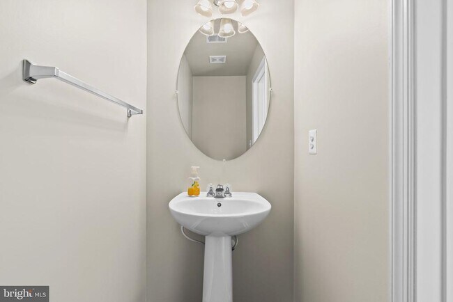 Building Photo - 3030 Mia Ln