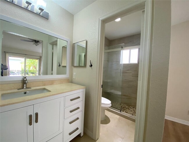 Building Photo - 475 Conservation Dr
