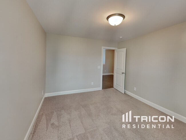 Foto del edificio - 5109 Cloverhill Dr