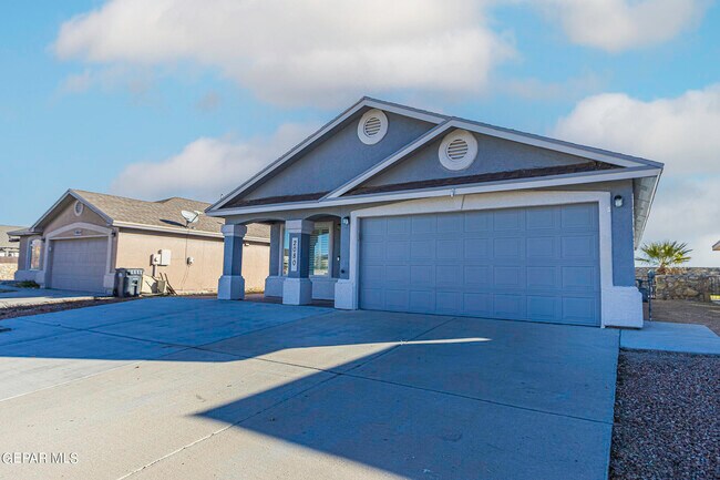 Building Photo - 2080 Shreya St