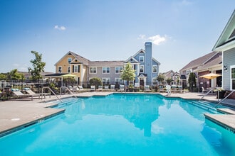 Oversized Swimming Pool w/ BBQ Areas - Otarre Pointe Apartments