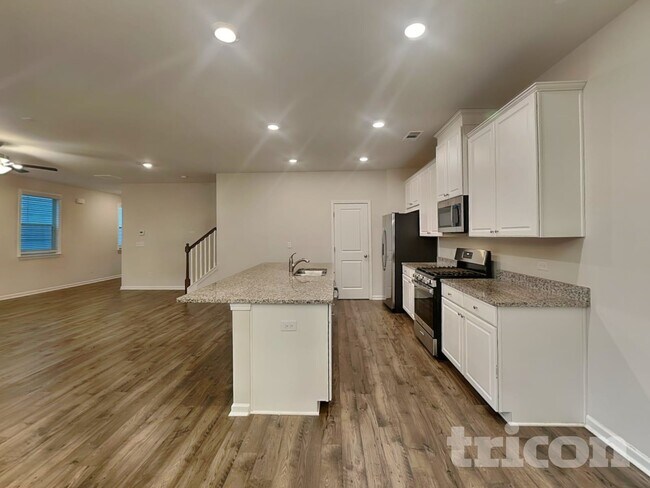 Building Photo - 203 Chapelcrest Ln