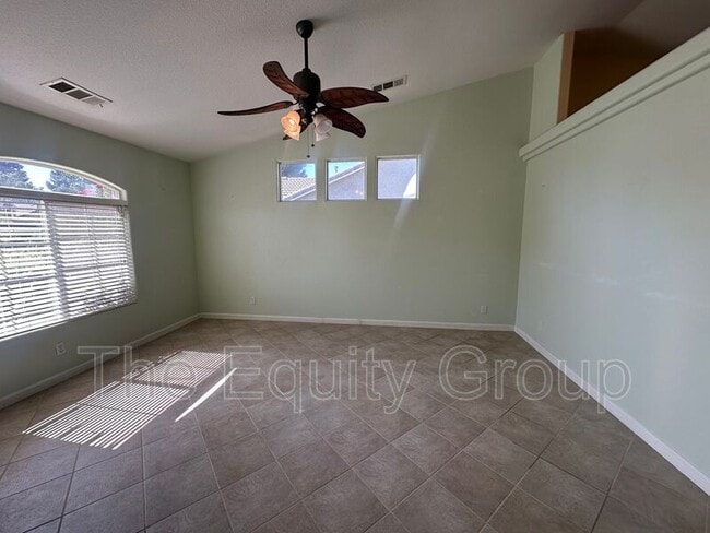 Building Photo - 2409 N Linda Vista St