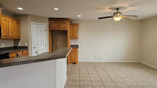 Foto del edificio - 4811 Brookdale Dr