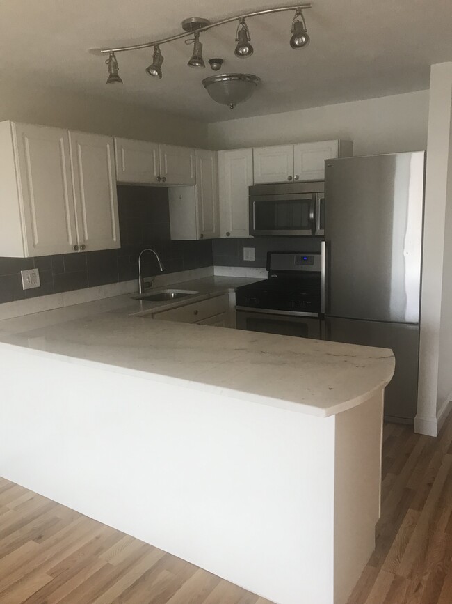 Kitchen - 29 Harvard Ave