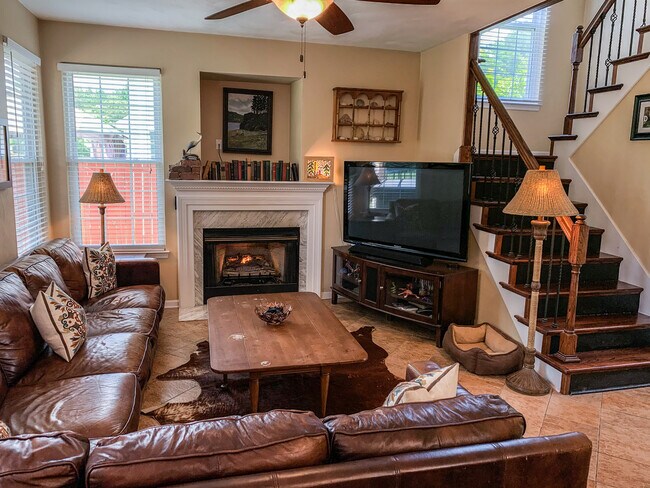 Foto del edificio - 2139 Kingsley Ln