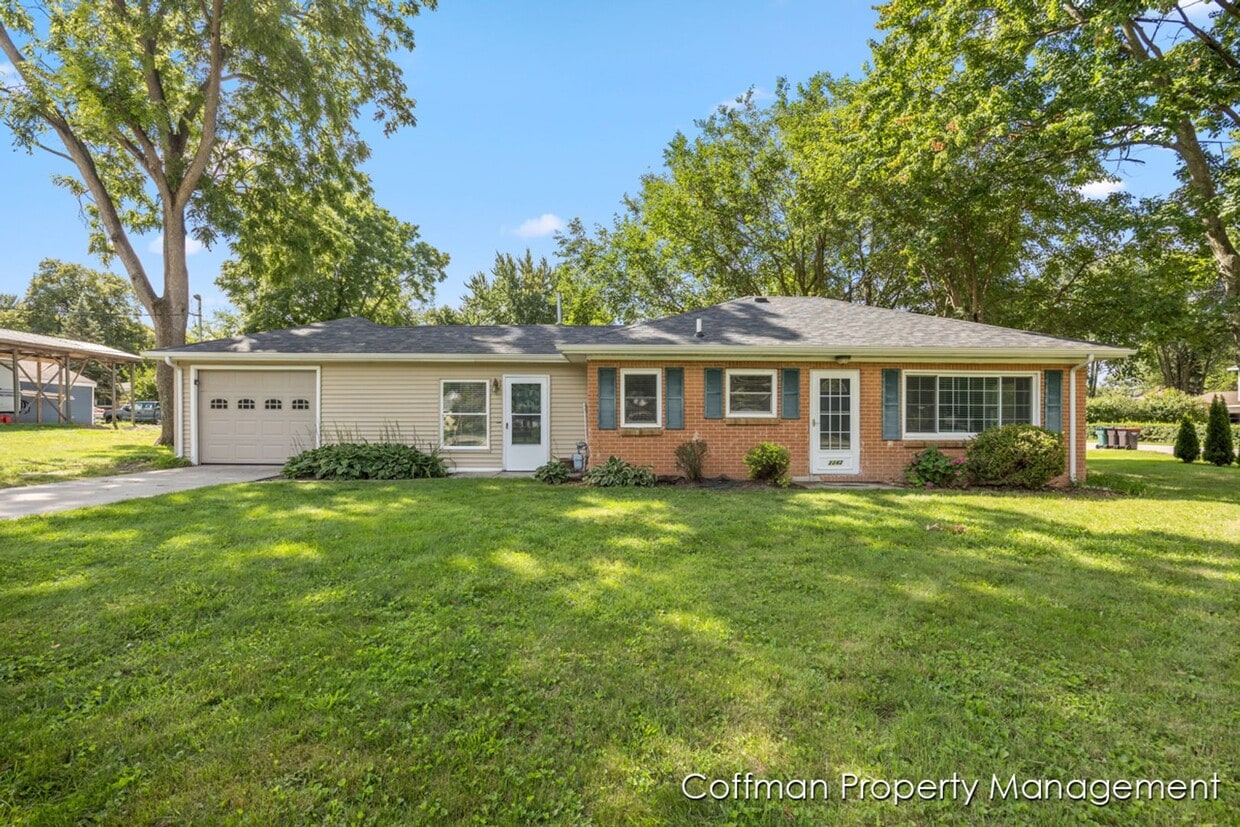 Primary Photo - 3 bed, 1 bath home in NE GR