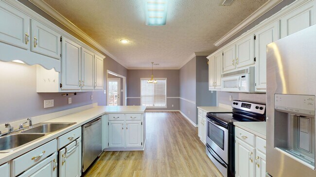 Foto del edificio - Wonderful 4 bedroom, 3 bath home in Grand Oaks Millbrook