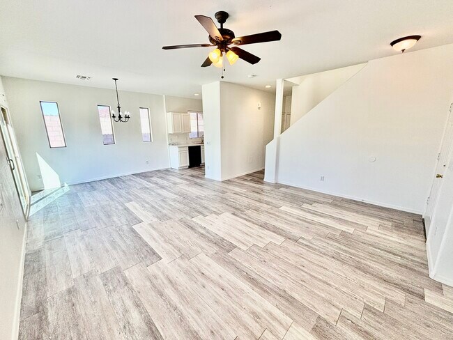 Foto del edificio - 3018 W Sands Dr