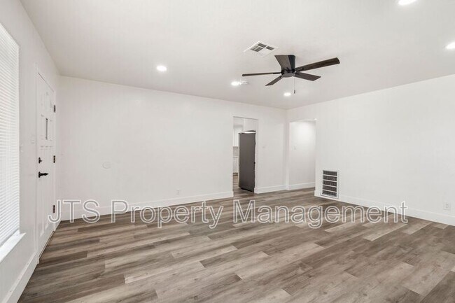 Foto del edificio - 3041 San Carlos Wy