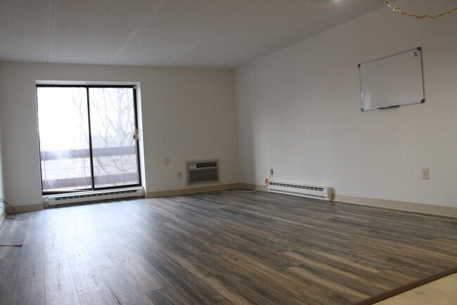 Building Photo - 46 Cochituate Rd