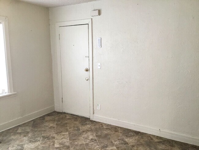 Foto del edificio - 3 br, 2 bath House - 2312 NW 12th St.