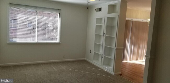 Foto del edificio - 3832 Bel Pre Rd