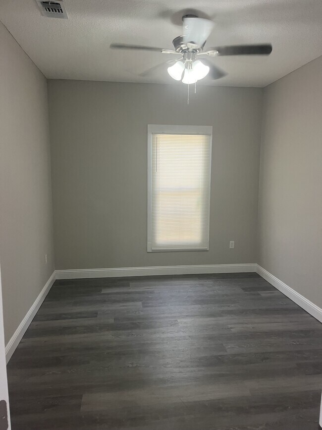 Building Photo - 1485 Steele St