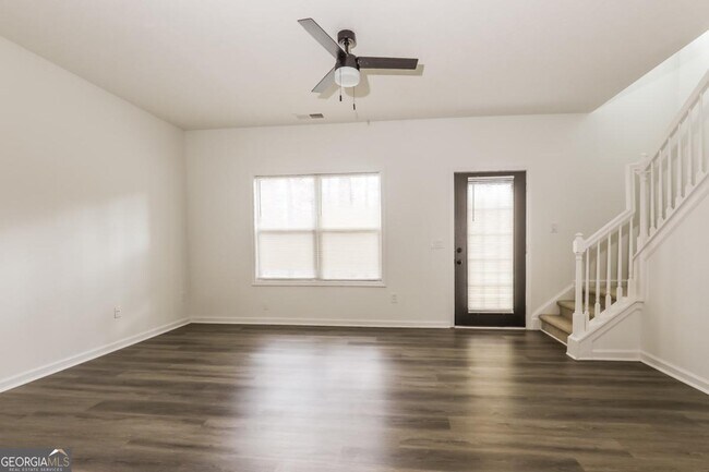 Foto del edificio - 2555 Flat Shoals Rd