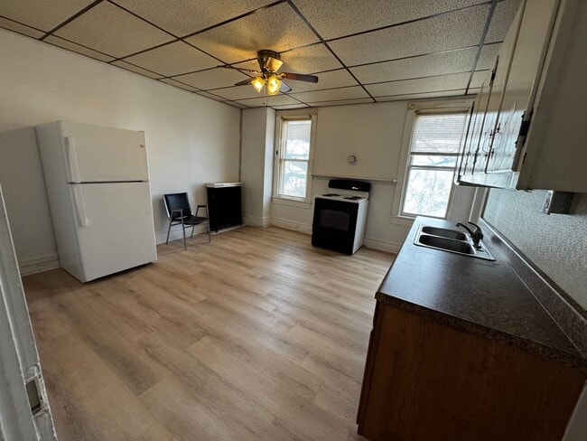 Building Photo - 05th St S 302-304