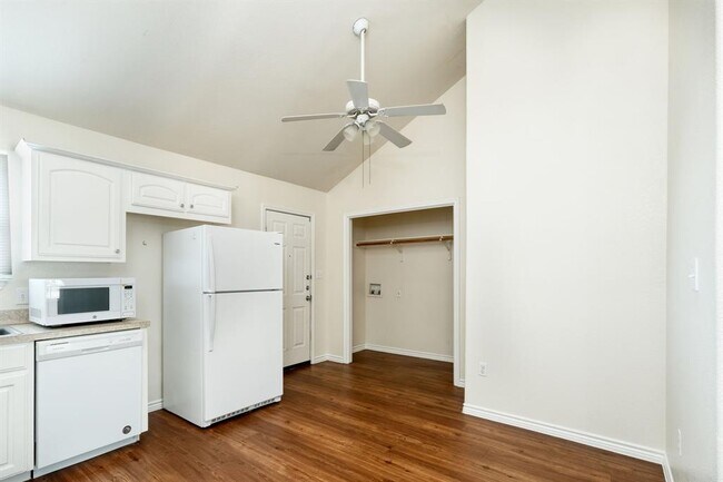 Foto del edificio - 108 Live Oak Cir