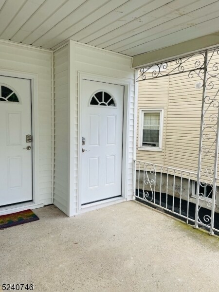 Building Photo - 63 Montague Pl