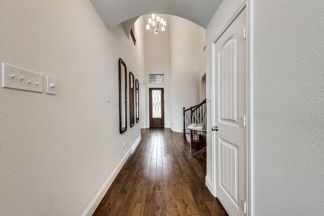 Building Photo - Beautiful home in Little Elm over 2900 sqf...