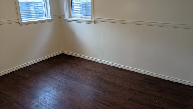 Photo du bâtiment - 821-821 St Matthews Ave